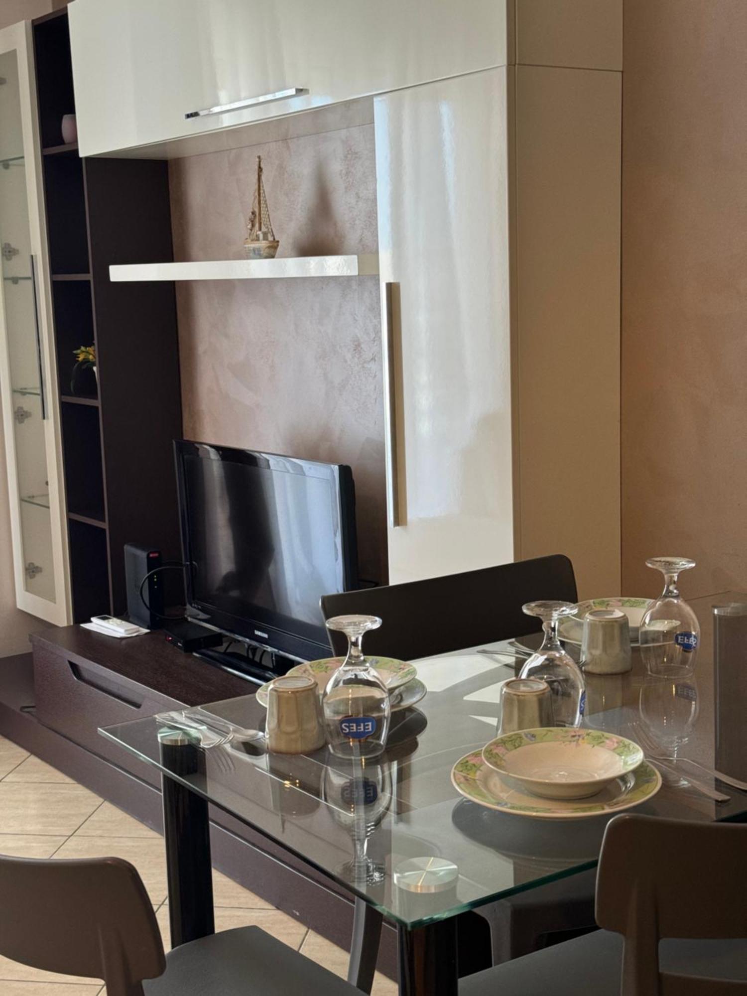 Elegant Apartment In Lungomare - N 23 Vlorë Eksteriør billede